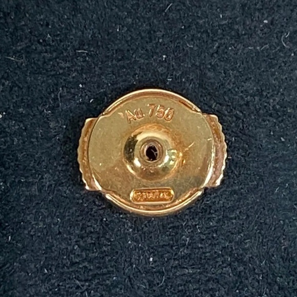 Authentic Van Cleef & Arpels Sweet Alhambra earstuds 18K Yellow Gold, Onyx - Picture 7 of 7